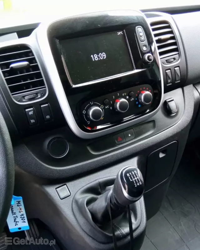 RENAULT Trafic 