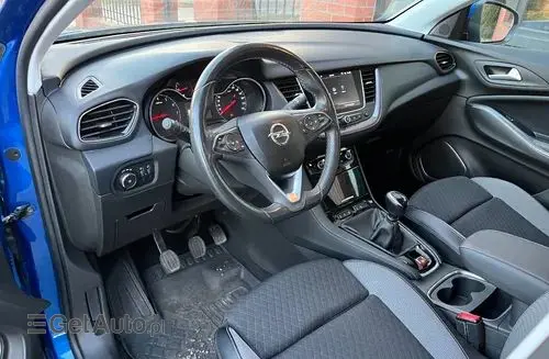 OPEL Grandland 