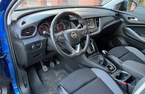 OPEL Grandland 