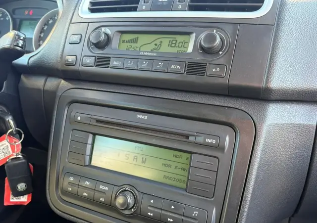 SKODA Roomster 1.6 16V Sport