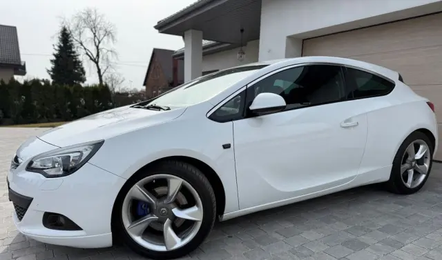 OPEL Astra 1.6 T Sport