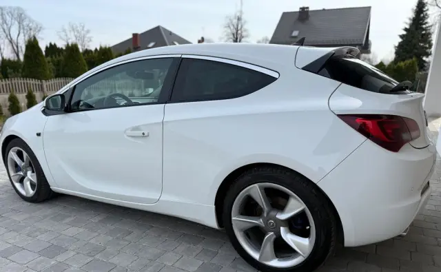 OPEL Astra 1.6 T Sport