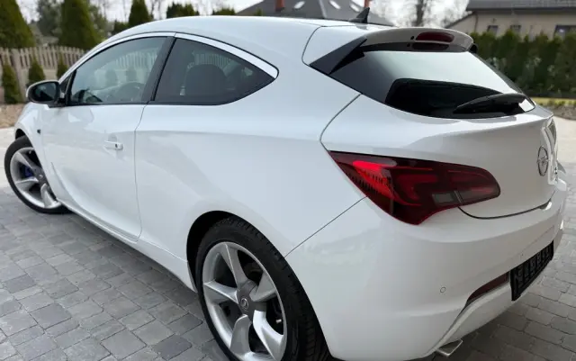 OPEL Astra 1.6 T Sport