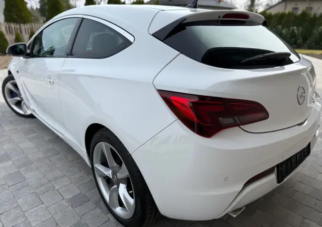 OPEL Astra 1.6 T Sport