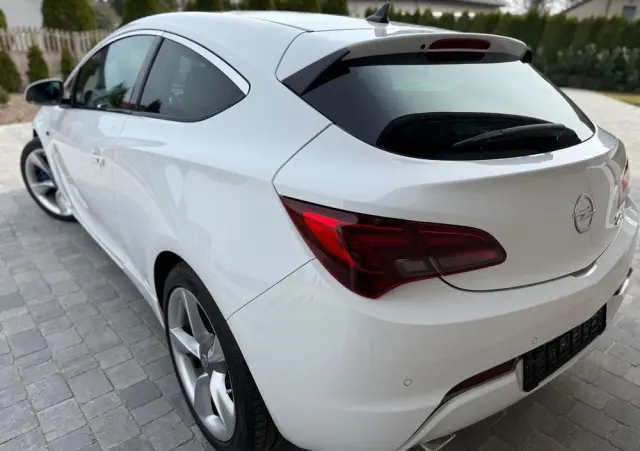 OPEL Astra 1.6 T Sport