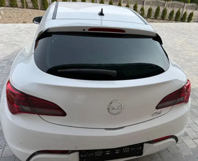 OPEL Astra 1.6 T Sport