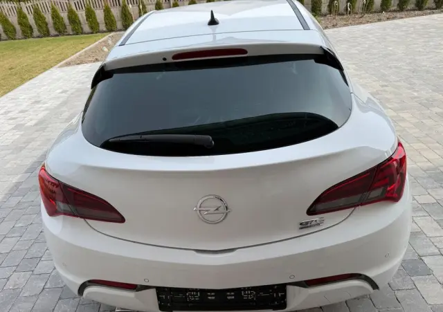 OPEL Astra 1.6 T Sport