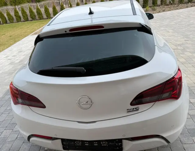 OPEL Astra 1.6 T Sport