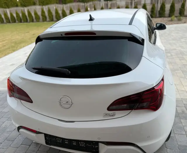 OPEL Astra 1.6 T Sport