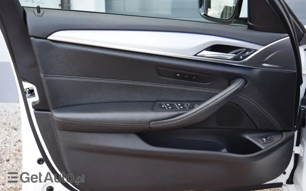 BMW Seria 5 525d Sport Line