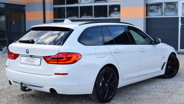 BMW Seria 5 525d Sport Line