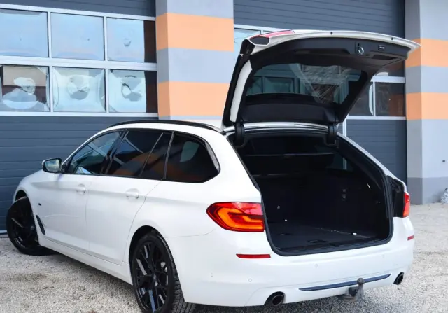 BMW Seria 5 525d Sport Line