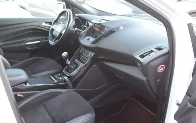 FORD Kuga 2.0 TDCi FWD ST-Line