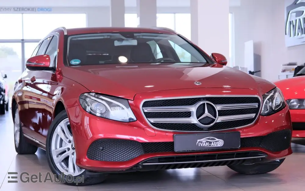MERCEDES-BENZ Klasa E 220 d 9G-TRONIC