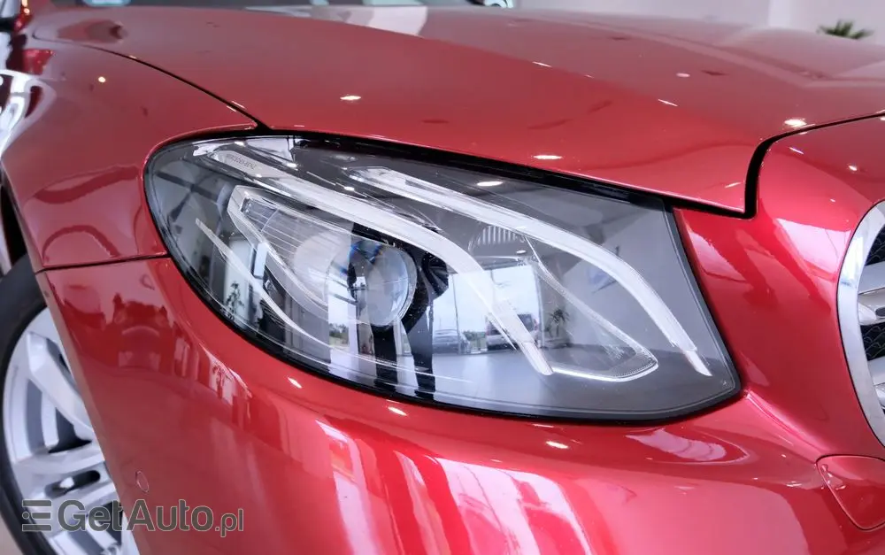 MERCEDES-BENZ Klasa E 220 d 9G-TRONIC