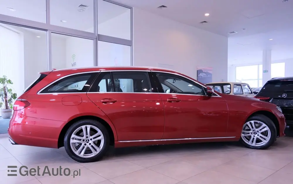 MERCEDES-BENZ Klasa E 220 d 9G-TRONIC
