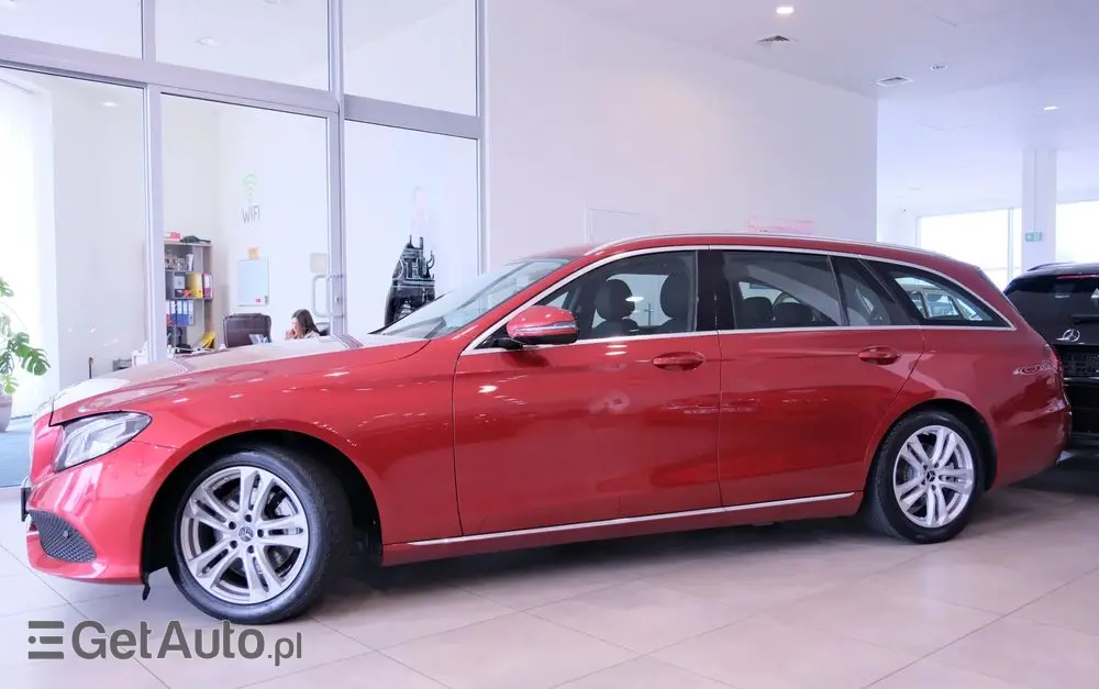 MERCEDES-BENZ Klasa E 220 d 9G-TRONIC