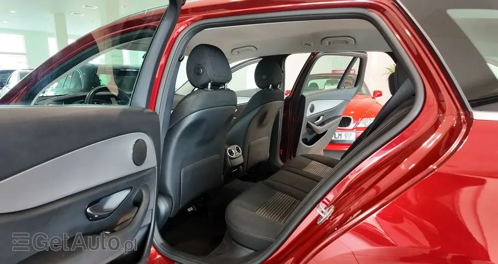 MERCEDES-BENZ Klasa E 220 d 9G-TRONIC