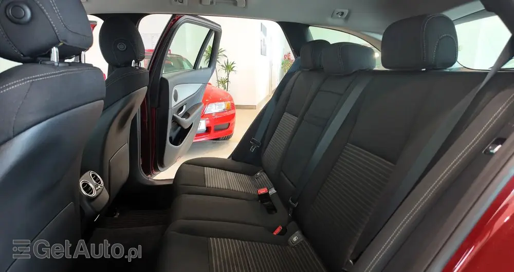 MERCEDES-BENZ Klasa E 220 d 9G-TRONIC