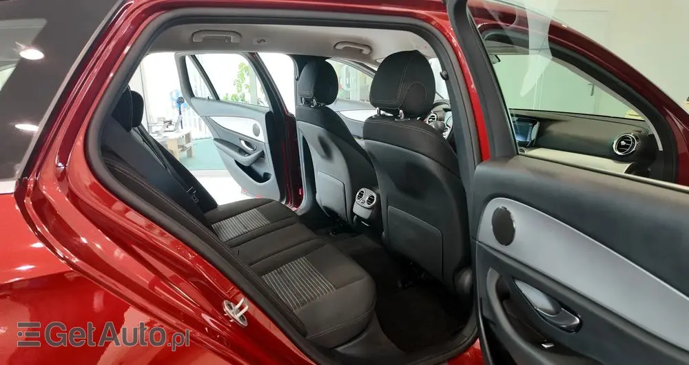 MERCEDES-BENZ Klasa E 220 d 9G-TRONIC
