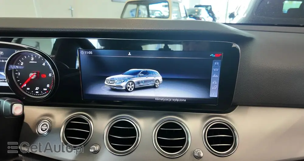 MERCEDES-BENZ Klasa E 220 d 9G-TRONIC