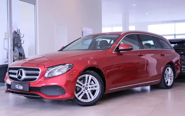 MERCEDES-BENZ Klasa E 220 d 9G-TRONIC