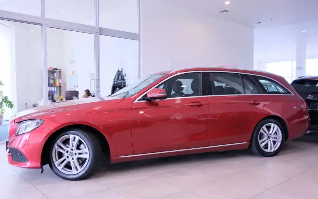 MERCEDES-BENZ Klasa E 220 d 9G-TRONIC