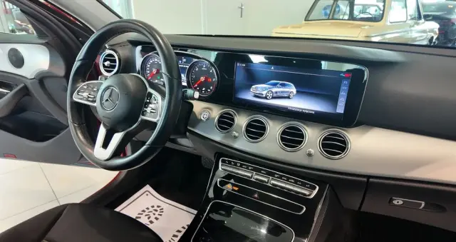 MERCEDES-BENZ Klasa E 220 d 9G-TRONIC