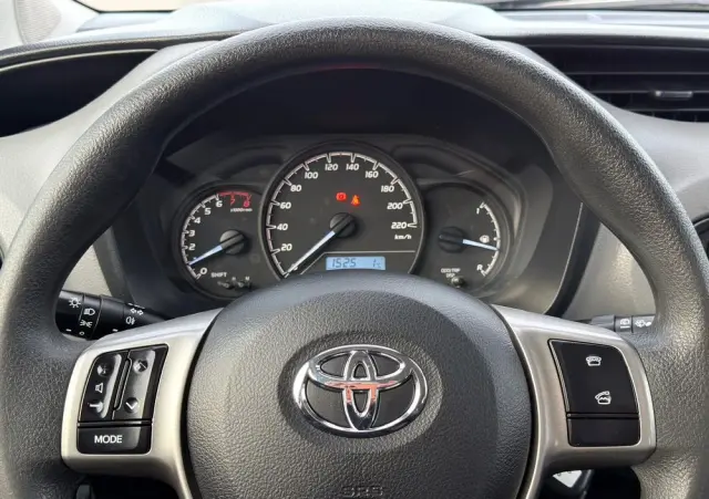TOYOTA Yaris 1.0 Life