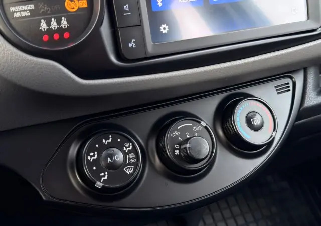 TOYOTA Yaris 1.0 Life