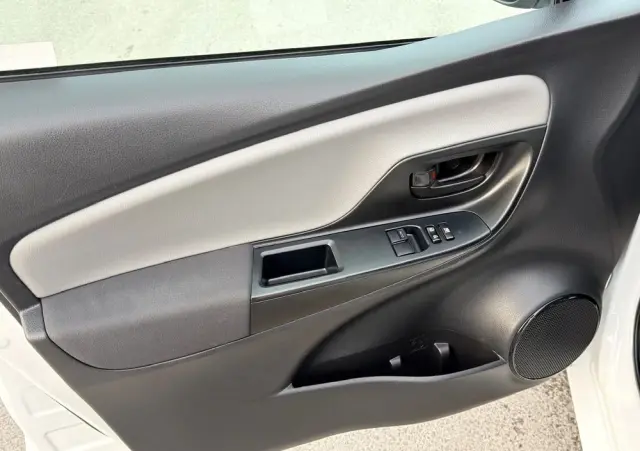 TOYOTA Yaris 1.0 Life