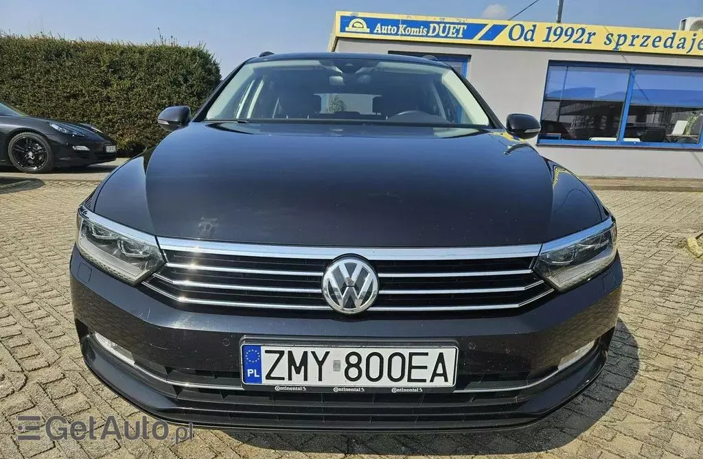 VOLKSWAGEN Passat 