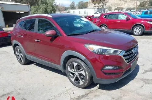 HYUNDAI Tucson 