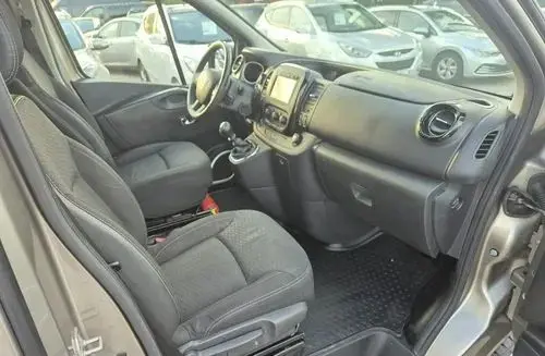 OPEL Vivaro 