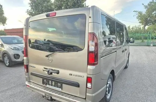 OPEL Vivaro 