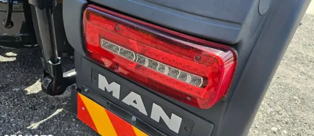 MAN TGX 18.470 XLX / LOW DECK / RETARDER / KSENON 