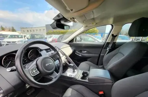 JAGUAR E-Pace 