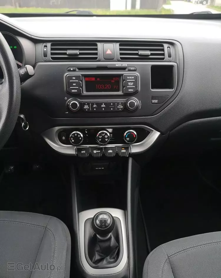 KIA Rio 1.2 Dream Team Edition
