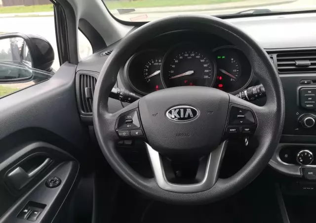 KIA Rio 1.2 Dream Team Edition