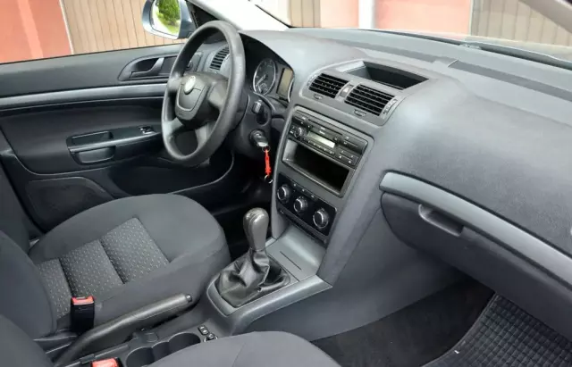 SKODA Octavia 