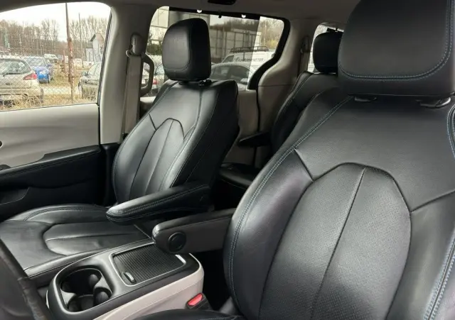 CHRYSLER Pacifica 