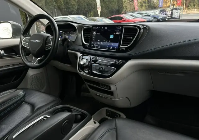 CHRYSLER Pacifica 
