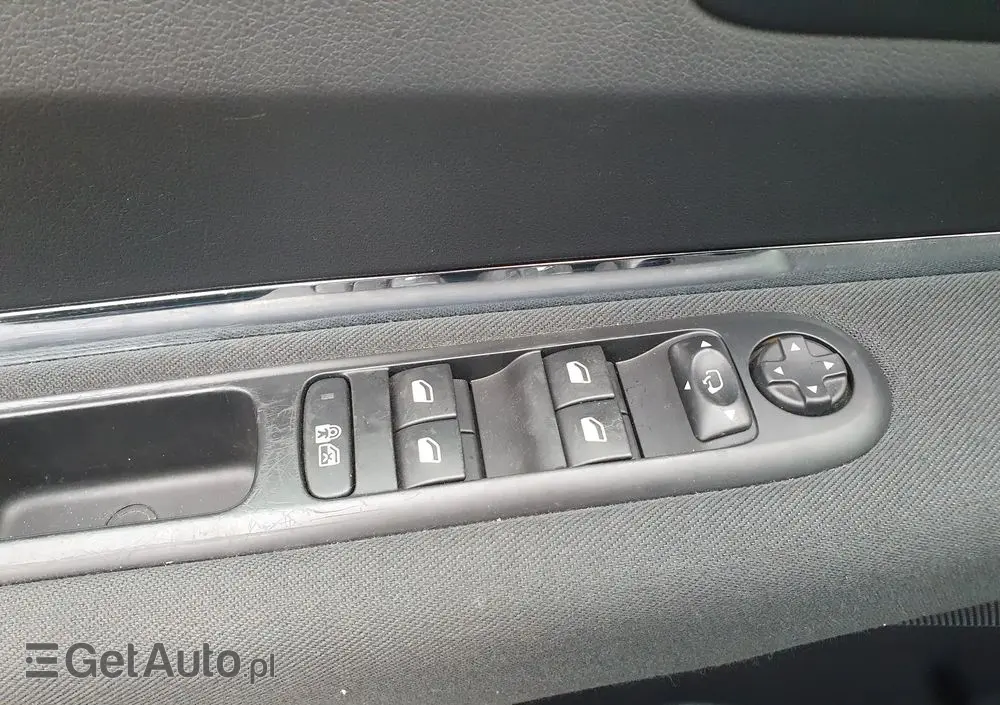 PEUGEOT 3008 120 VTi Active