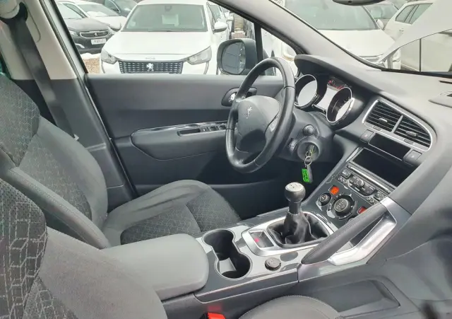 PEUGEOT 3008 120 VTi Active