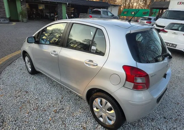 TOYOTA Yaris 1.0 VVT-i Comfort