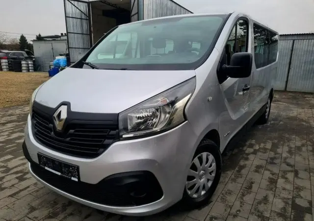 RENAULT Trafic 