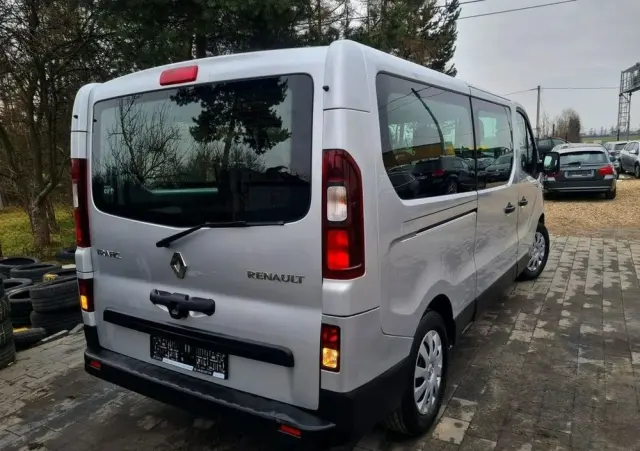 RENAULT Trafic 