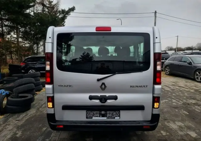 RENAULT Trafic 