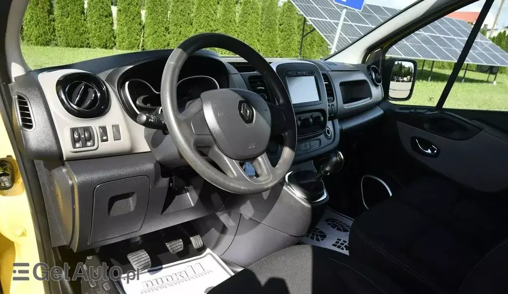RENAULT Trafic 