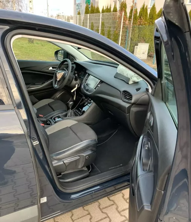 OPEL Grandland 